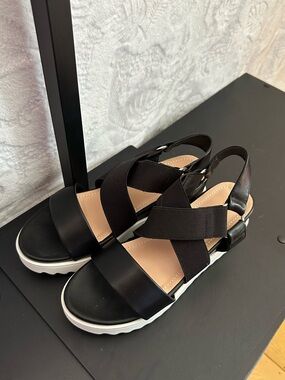 Dream Pairs Black Elastic Cross-Strap Slingback Sandals with White Sole